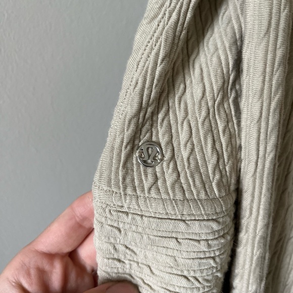 SOLD!!! LULULEMON Cotton Blend Retreat Yourself Pullover LS High Neck Top M/L - Picture 3 of 3